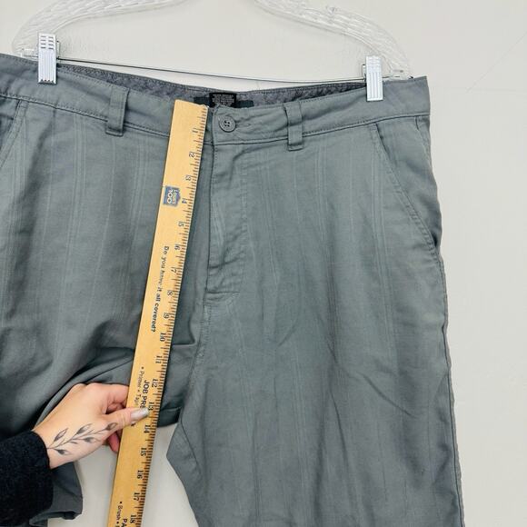 O’Neill Gray Bermuda Shorts Men’s Size 38 - Picture 3 of 7